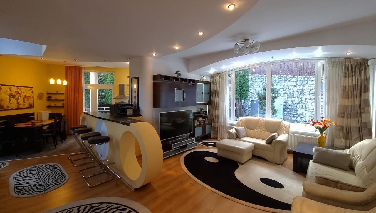 Marble Villa: Luxury Estate - Central But Intimate Σινάια Εξωτερικό φωτογραφία