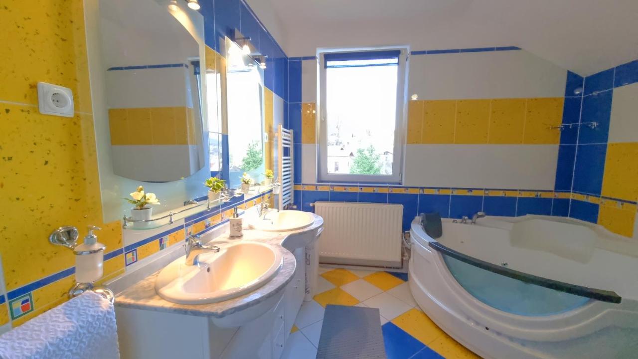 Marble Villa: Luxury Estate - Central But Intimate Σινάια Εξωτερικό φωτογραφία