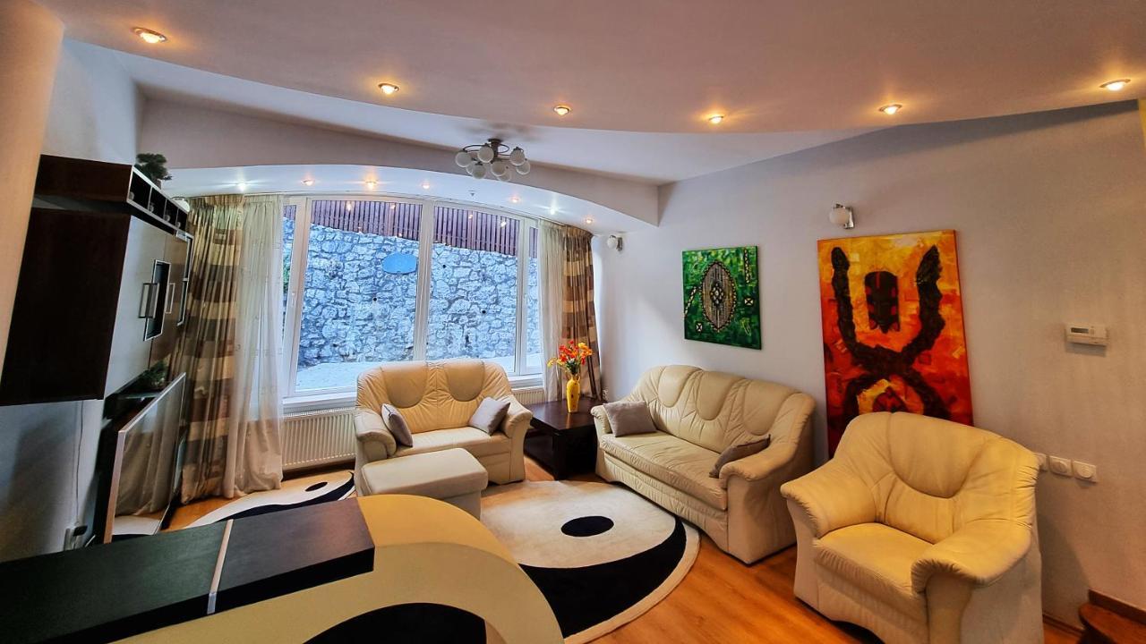 Marble Villa: Luxury Estate - Central But Intimate Σινάια Εξωτερικό φωτογραφία