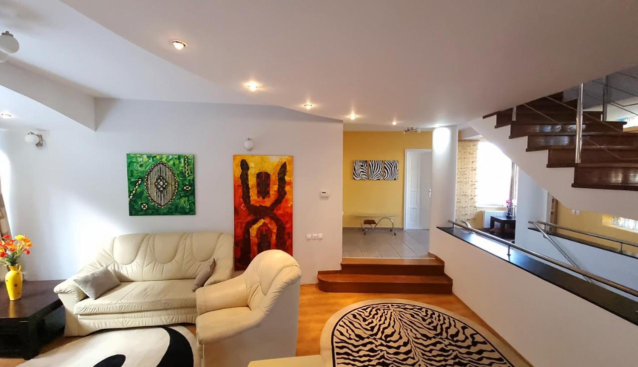 Marble Villa: Luxury Estate - Central But Intimate Σινάια Εξωτερικό φωτογραφία